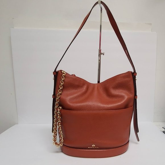 Michael Kors Reese Hobo. - Picture 2 of 7